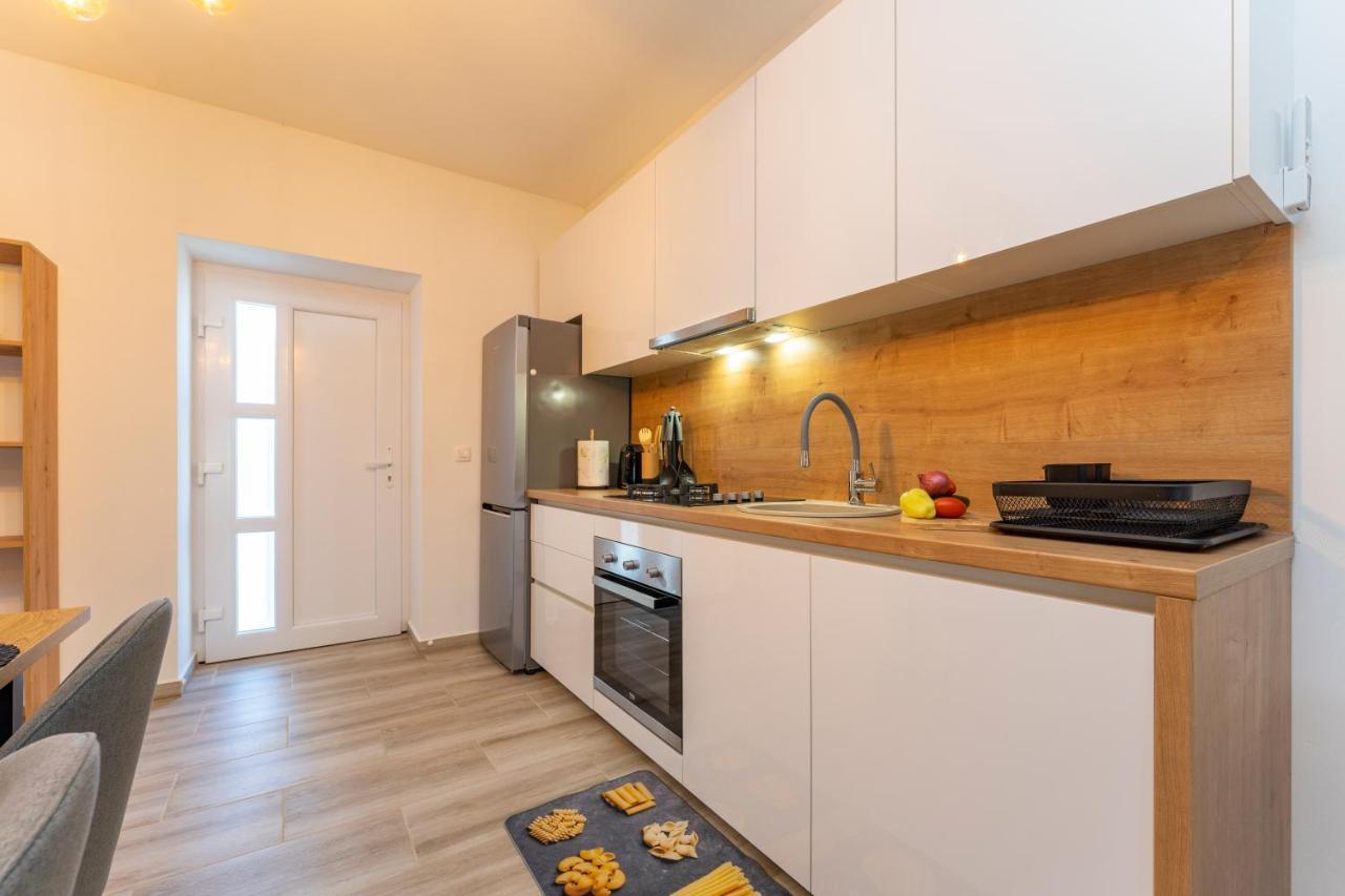 פריבלאקה Apartmani Dmarie מראה חיצוני תמונה