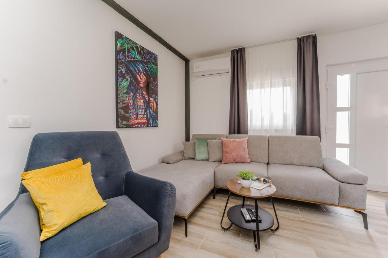 פריבלאקה Apartmani Dmarie מראה חיצוני תמונה